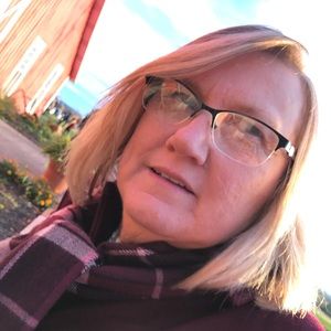 Meet your Posher, Becky